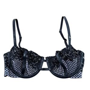 Victoria’s Secret Very Sexy Balconet Bra Black Lace/Net design leather size 32D